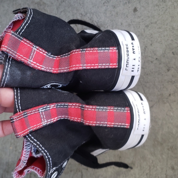 Converse - Picture 2 of 3